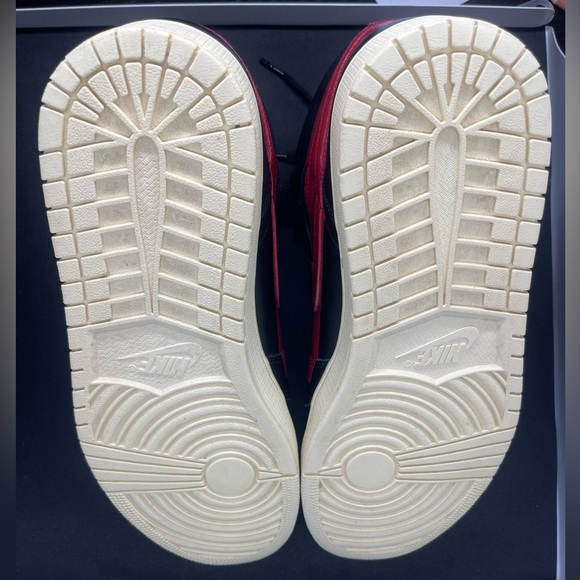 Jordan 1 Retro High OG Defiant Couture BQ6682-006 - Picture 7 of 8